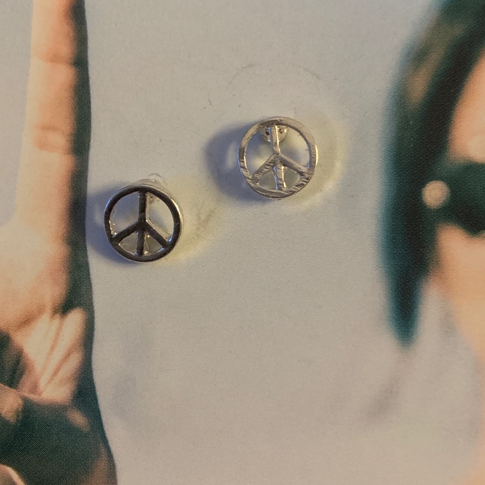✌🏼 Peace sign earrings ✌🏼 - Picture 3 of 3